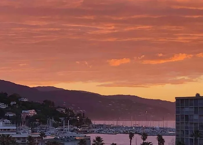 Vue Au Lavandou Apartamento